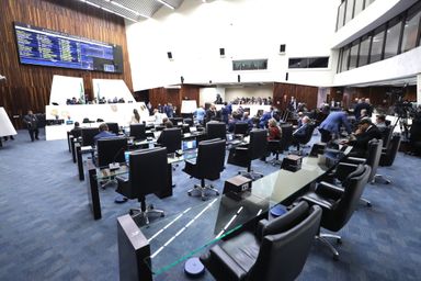 Assembleia aprova proposta que antecipa vacinação BCG em recém-nascidos no Paraná