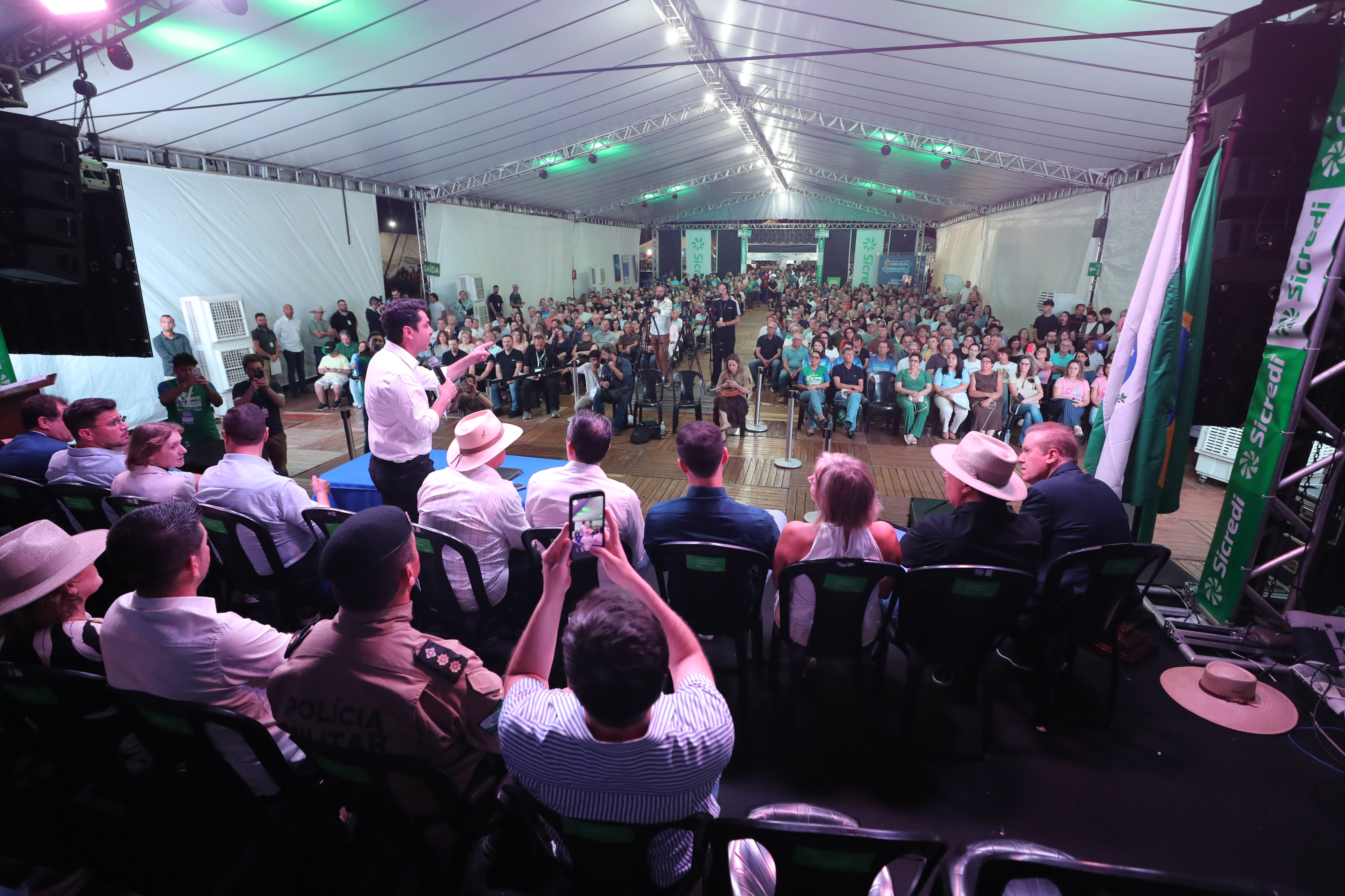 Com grande público, Dois Vizinhos recebe a 35ª edição da Assembleia Itinerante