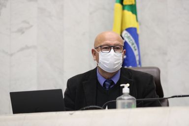 Nova política dos combustíveis é mais um factoide, afirma deputado Romanelli
