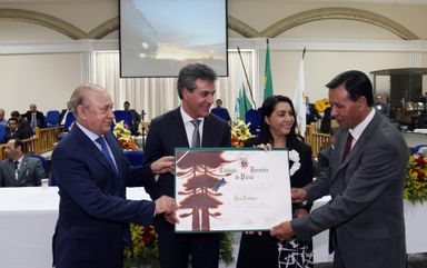 Pastor Perci Fontoura recebe o título de Cidadão Honorário do Paraná
