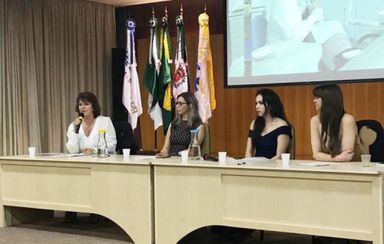 Procuradora da Mulher da Assembleia palestra em simpósio de Direito Penal