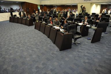 Assembleia aprova projeto que define Paranavaí como sede da Unespar