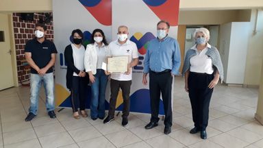 Ilece é homenageado pelos 60 anos de trabalho na educação especial em Londrina
