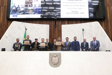 Assembleia Legislativa homenageia os 5 anos de fundação da Academia de Letras dos Militares Estaduais do Paraná