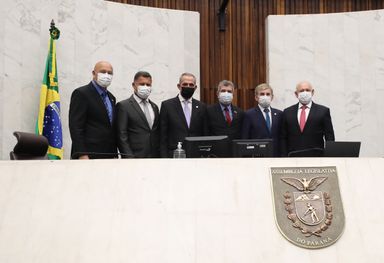 Novos parlamentares tomam posse na Assembleia Legislativa do Paraná