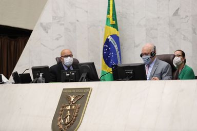 Programa Estadual de Habitação - Casa Fácil Paraná segue para sanção do governador
