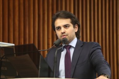 Projeto prevê a instalação de placas informando motivos da paralisação de obras públicas