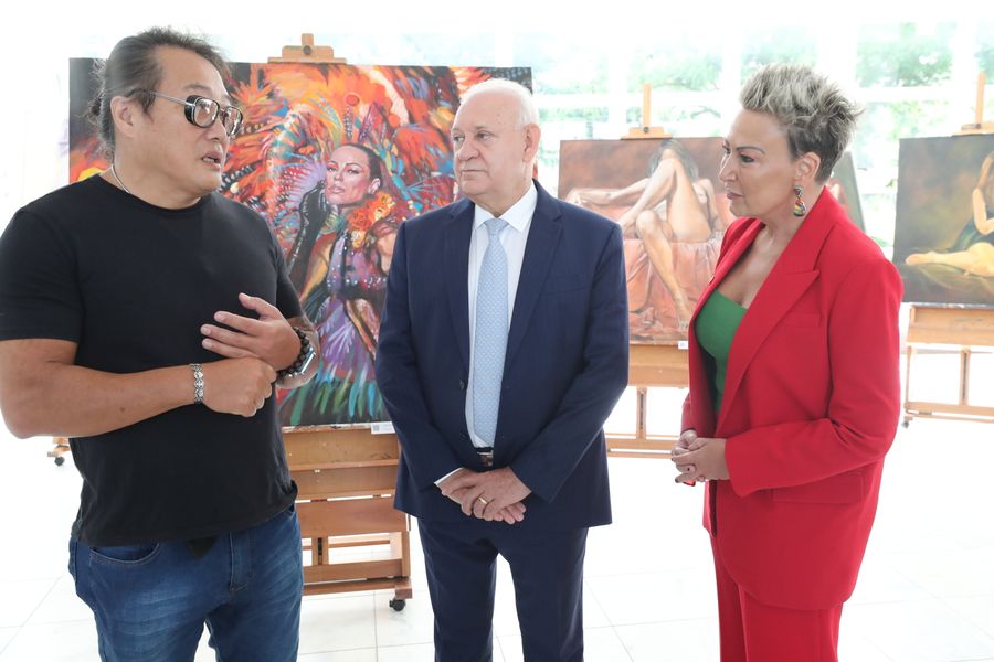 Expoisção abertura rádio