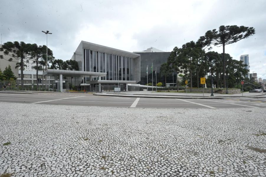 Prédio Nublado 