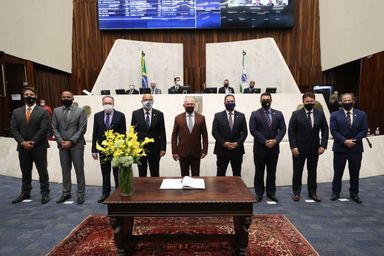 Nova Mesa Diretora é empossada na Assembleia Legislativa do Paraná