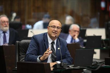 LDO de 2025 reflete força econômica do Paraná, avalia deputado Luiz Claudio Romanelli (PSD)