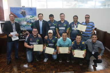 Equipe campeã brasileira de futebol de cegos recebe homenagem em braile da Assembleia Legislativa
