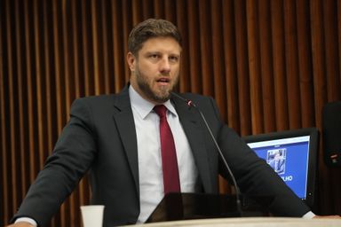 Servidora do Ministério da Infraestrutura que defendeu pedágio na Assembleia pede demissão para atuar ao lado das concessionárias
