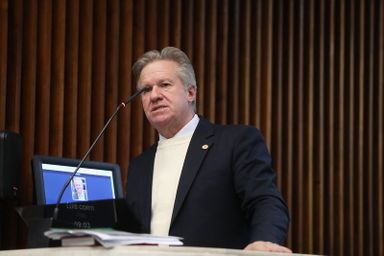 Deputado Luis Corti (PSB) defende políticas de incentivo à cadeia produtiva do leite do Paraná