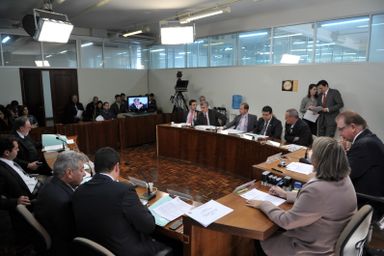 CCJ aprova integração de entidades de ensino superior na UNESPAR