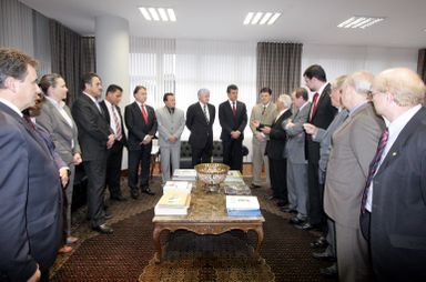 Governador Beto Richa faz visita ao Legislativo