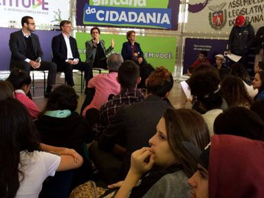 Prefeito Alexandre Kireeff elogia participação dos estudantes de Londrina na Gincana da Cidadania