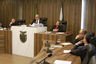 Integrantes da CPI ouvem responsável pelo pregão de contratação da JMK