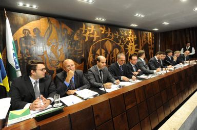 Deputados querem aperfeiçoar projeto que implanta comunicação por AR a clientes inadimplentes