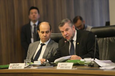 Projeto que exime policiais de pagamento de danos em viaturas recebe parecer favorável da CCJ