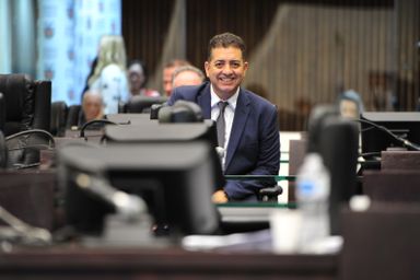 69 mil máscaras foram produzidas por presos do Paraná em menos de um mês