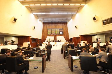 Projeto que fixa efetivo da Polícia Militar recebe emendas e retorna à CCJ