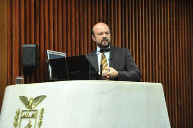 Assembleia aprova requerimento contra corte de verbas nas universidades