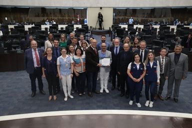 Assembleia homenageia 75 anos do Hospital da Cruz Vermelha