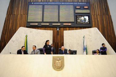 Reajuste do funcionalismo público é aprovado em primeira discussão