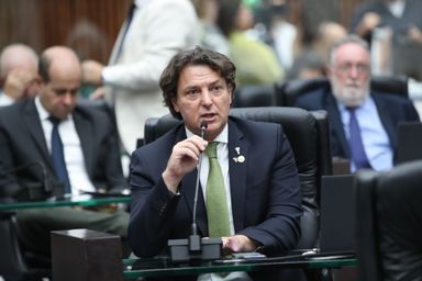 Deputado Anibelli Neto (MDB) propõe título de Pérola do Litoral para a Ilha do Mel