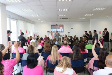 Comissão de Cultura realiza evento do Outubro Rosa e reforça importância do diagnóstico precoce do câncer de mama
