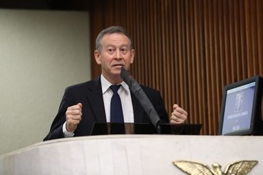 Oposição antecipa voto contra novo aumento das taxas de cartório