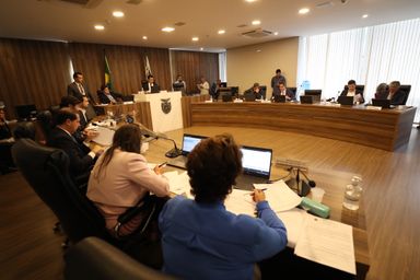 Projeto que quer deixar passagem de ônibus mais barata na RMC avança na CCJ