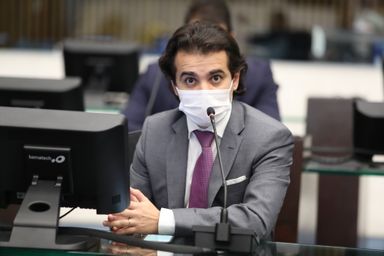 Deputado pede urgência na redistribuição dos kits de merenda escolar no Paraná durante a pandemia