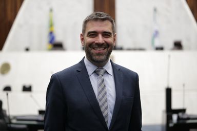 Redução da “Máquina Pública” é a principal bandeira de Denian Couto (PODE)