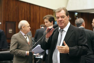 Plenário decide manter vetos a dois projetos de lei