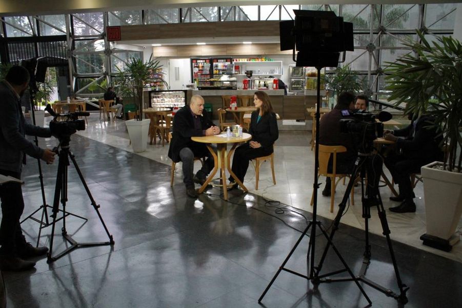sd fruet café com política