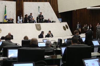 Assembleia encerra trabalhos em 2019 aprovando doações de imóveis do Executivo a municípios paranaenses