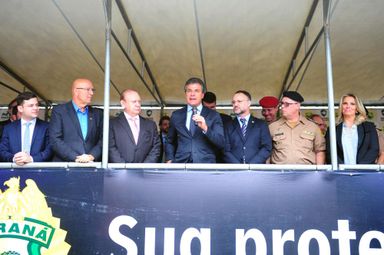 Deputados participam da formatura de novos policiais militares