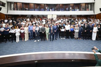 Assembleia Legislativa reconhece atuação de mais de 200 influenciadores digitais paranaenses