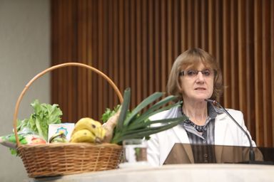Deputada Luciana reclama da defasagem dos preços pagos pelo Governo na compra da alimentação escolar