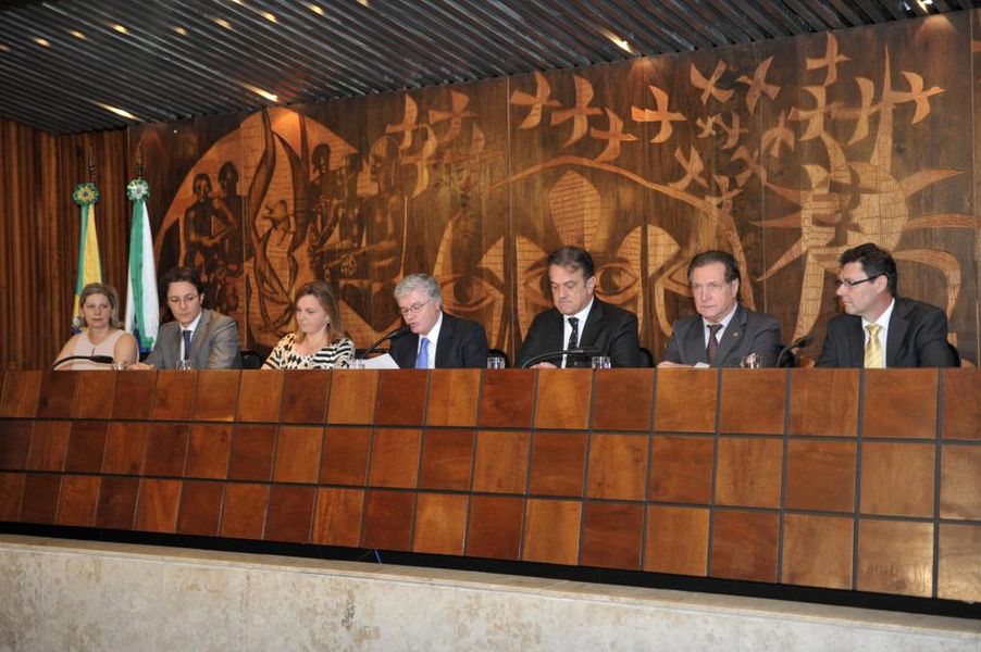 Composição da mesa durante o lançamento do Programa de Capacitação.