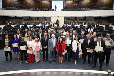 Deputado Alisson Wandscheer (SD) homenageia projeto social Banda Escola de Fazenda Rio Grande
