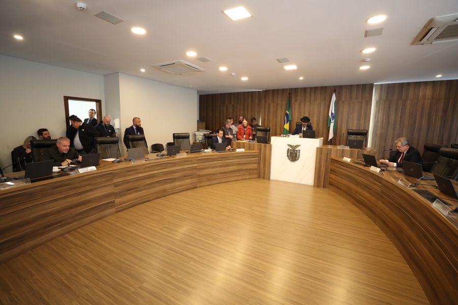 com seg pub educação 22102025