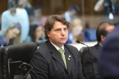 Projeto determina suspensão de contratos de fornecimento de energia na modalidade tarifária durante a pandemia
