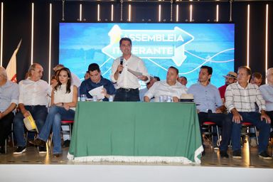 Com grande participação parlamentar, Assembleia Itinerante recebe reivindicações e entrega homenagens em Cascavel