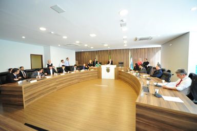CCJ encerra atividades de 2018 aprovando emendas a projeto do Programa de Parcerias do Paraná