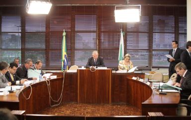 Deputados da CCJ aprovam três novos projetos do Poder Executivo