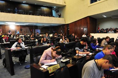 Estudantes saem confiantes após aulão preparatório e Concurso de Redação promovidos pela Assembleia