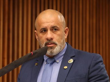 Deputado Soldado Fruet quer devassa em contratos da Secretaria da Educação